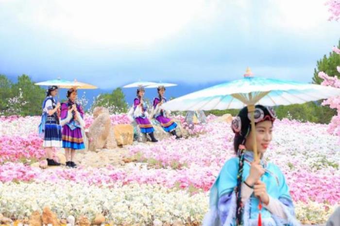 雪山峡谷演艺公园 雪山峡谷演艺公园