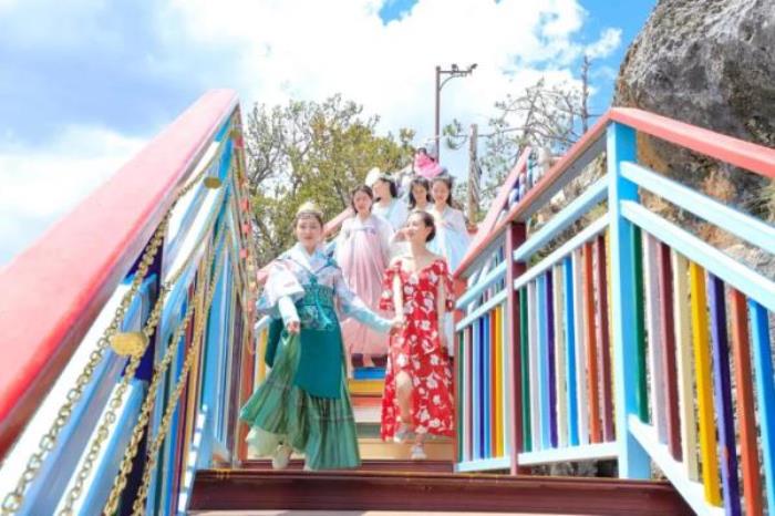 雪山峡谷演艺公园 雪山峡谷演艺公园