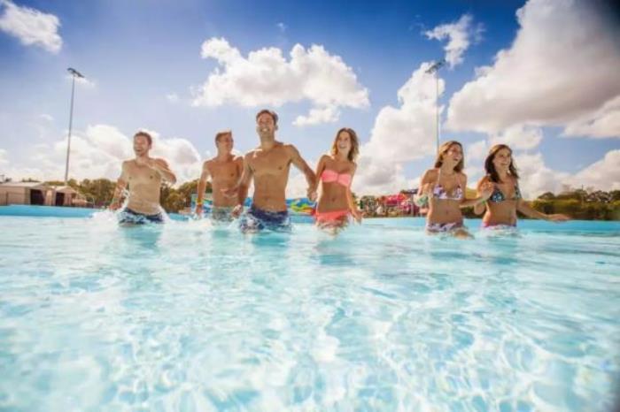 海口狂欢水世界 海口狂欢水世界