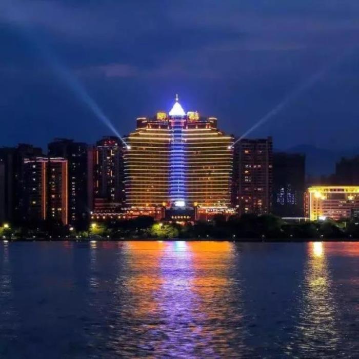 清远黄腾峡天门悬廊