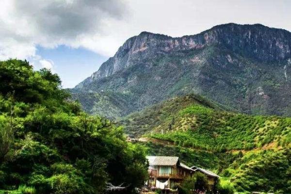 格姆女神山 格姆女神山