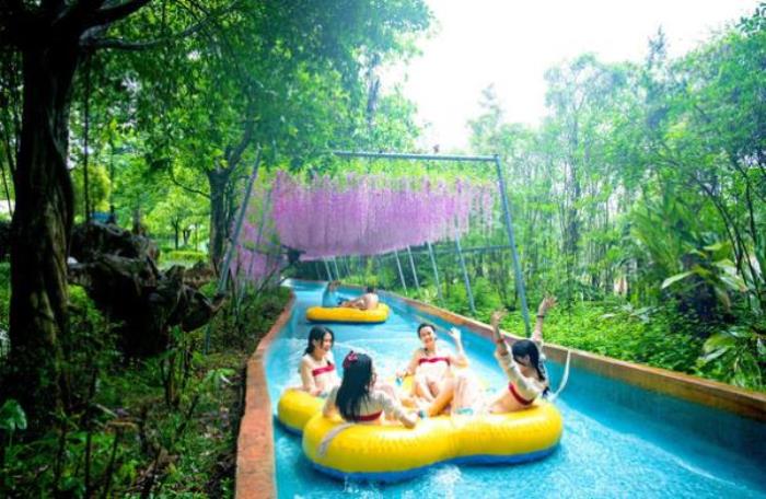 森波拉冰川水谷