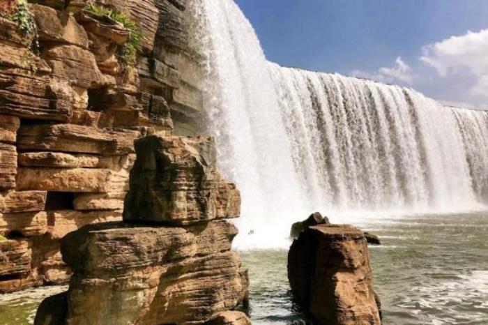 昆明瀑布公园 昆明瀑布公园