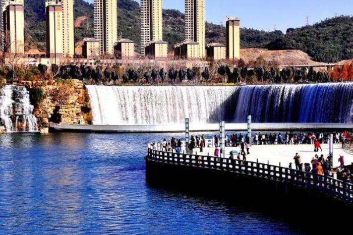 昆明瀑布公园 昆明瀑布公园