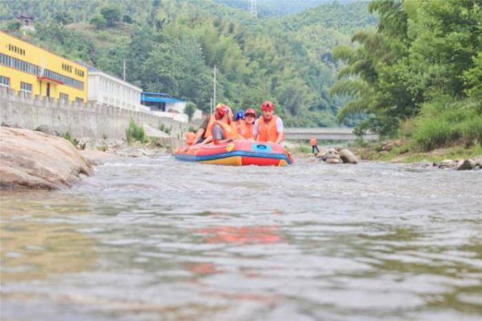 霍山大峡谷漂流 霍山大峡谷漂流