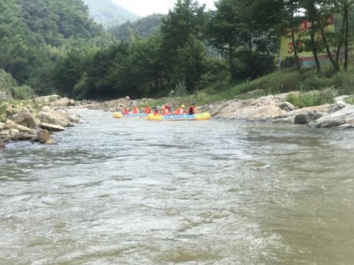 霍山大峡谷漂流 霍山大峡谷漂流