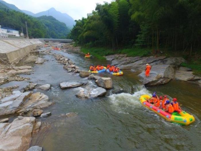 霍山大峡谷漂流 霍山大峡谷漂流