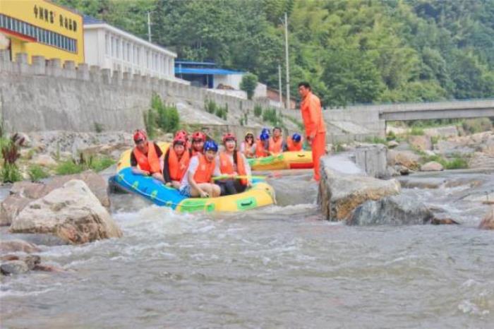 霍山大峡谷漂流 霍山大峡谷漂流