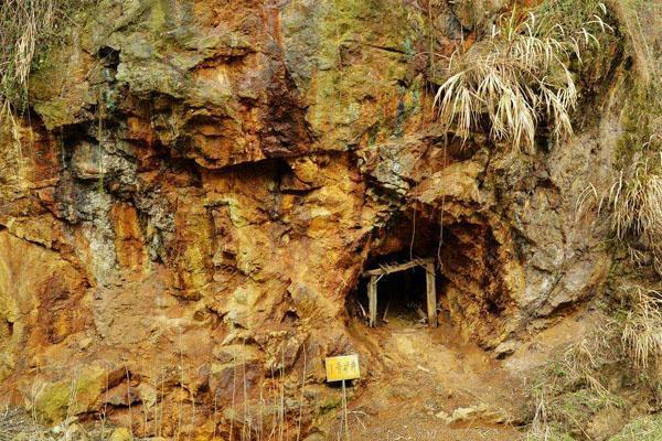 金牛洞古采矿遗址 金牛洞古采矿遗址