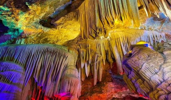 洛阳鸡冠洞景区