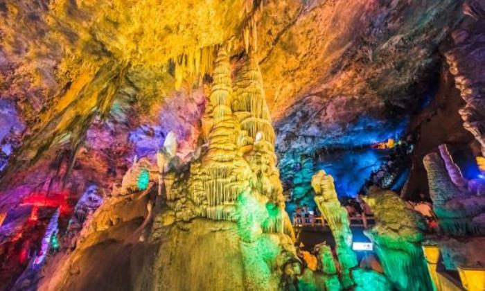 洛阳鸡冠洞景区