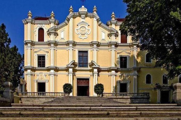 圣若瑟修院圣堂