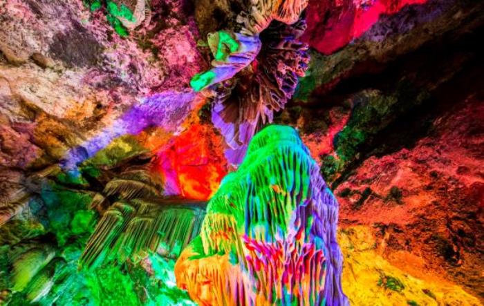 洛阳鸡冠洞景区