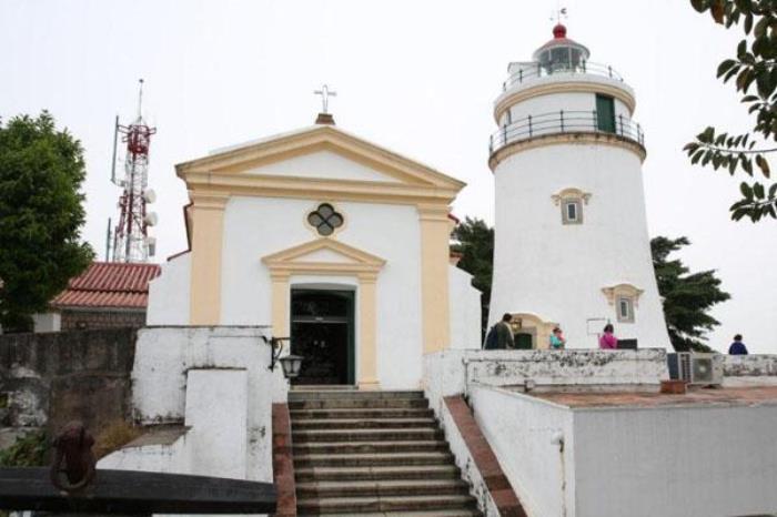 圣母雪地殿教堂