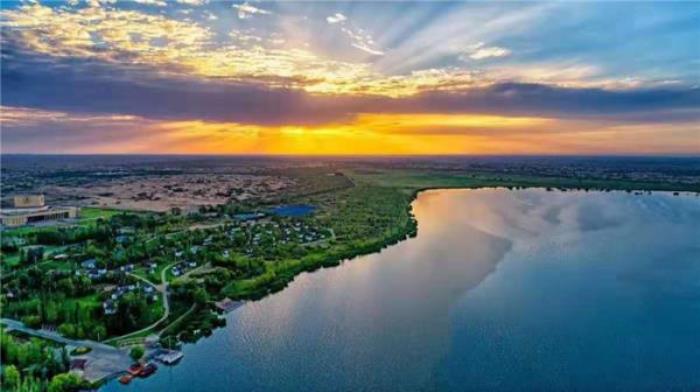 鄂尔多斯七星湖沙漠生态旅游区