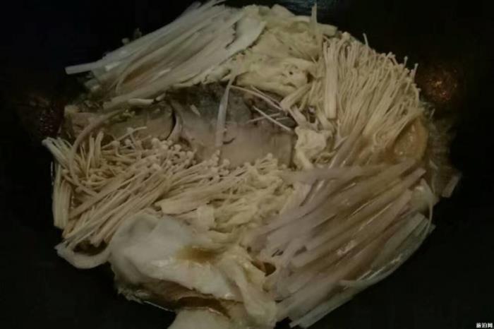 东北铁锅炖好吃吗 东北铁锅炖的做法 东北铁锅炖好吃吗 东北铁锅炖的做法