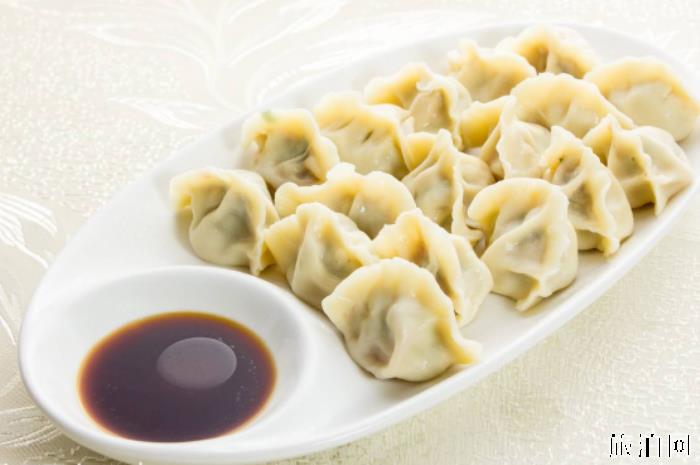 冬至是吃饺子还是汤圆 南方人冬至吃什么 冬至是吃饺子还是汤圆 南方人冬至吃什么