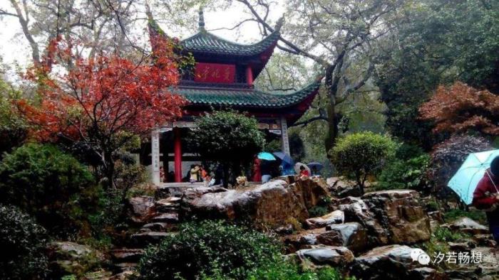 长沙旅游攻略(长沙旅游攻略景点必去长沙美食街)