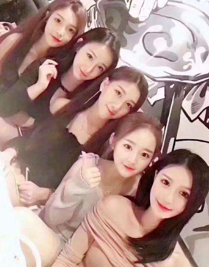 美国小姐姐带小伙伴游中国上海的简单介绍 美国小姐姐带小伙伴游中国上海的简单介绍