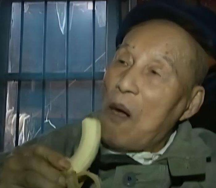 领奖后要带老伴游遍中国的简单介绍 领奖后要带老伴游遍中国的简单介绍
