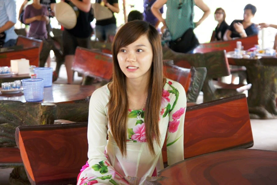  越南私人女导游，中国游客抢着要去越南旅游 