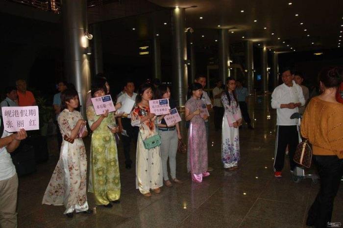  越南私人女导游，中国游客抢着要去越南旅游 