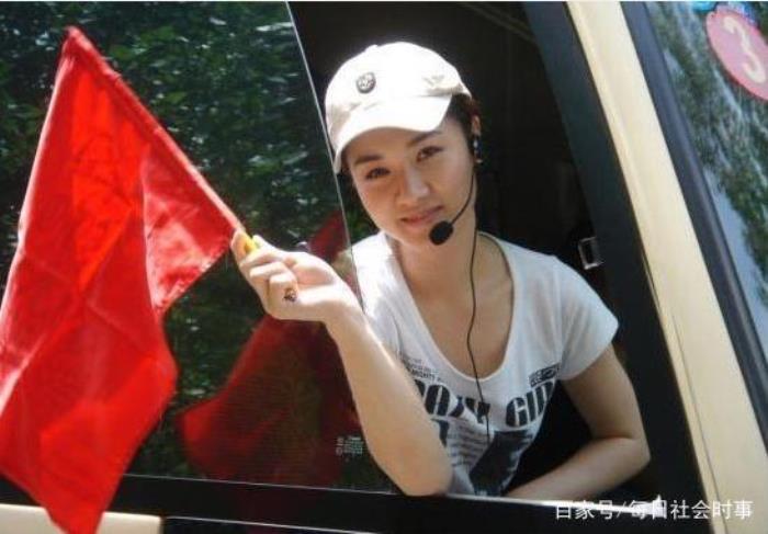  一个“伴游”与导游，有什么区别吗？(组图) 