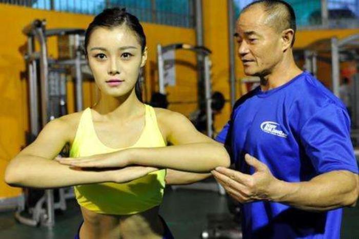 女子健美大赛(女子健美大赛近距离)