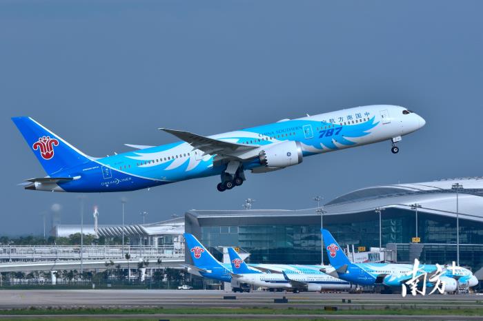  深圳商务伴游 南航执行航班超20万班航班计划超1.1万班(图) 