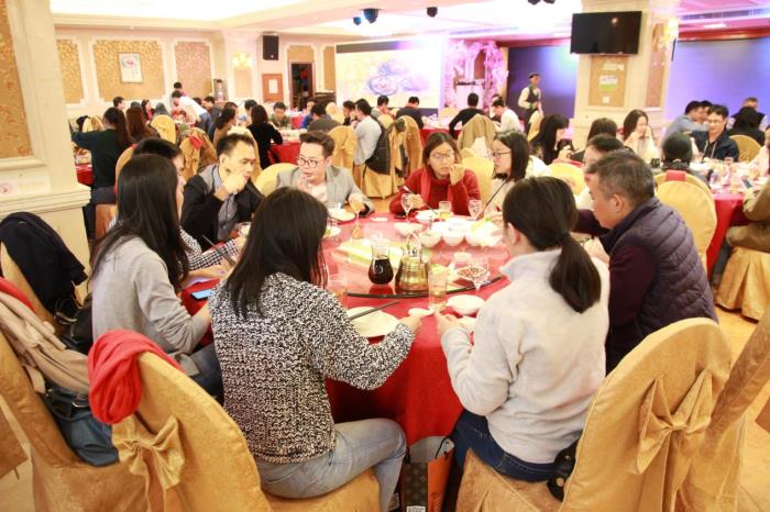  因为要出席一个商务聚会，正苦于没有时，我在网上看到了天涯伴游网 