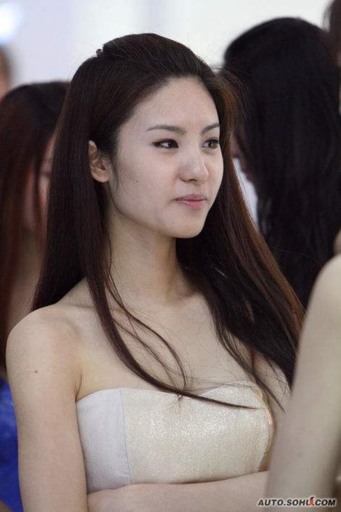 模特走光(时尚模特走秀)