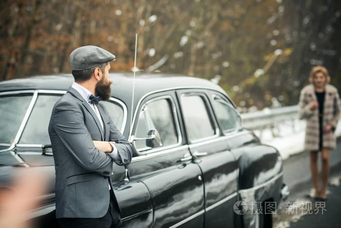  白天陪玩晚上陪睡——“私人伴游” 