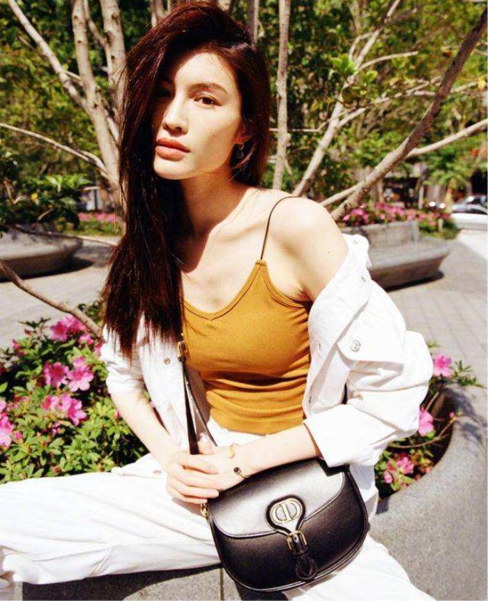 超模何穗(超模何穗代言的服装) 超模何穗(超模何穗代言的服装)