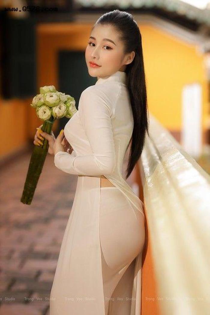  一般来说200块钱享受当地佳人导游服务吗？(组图) 