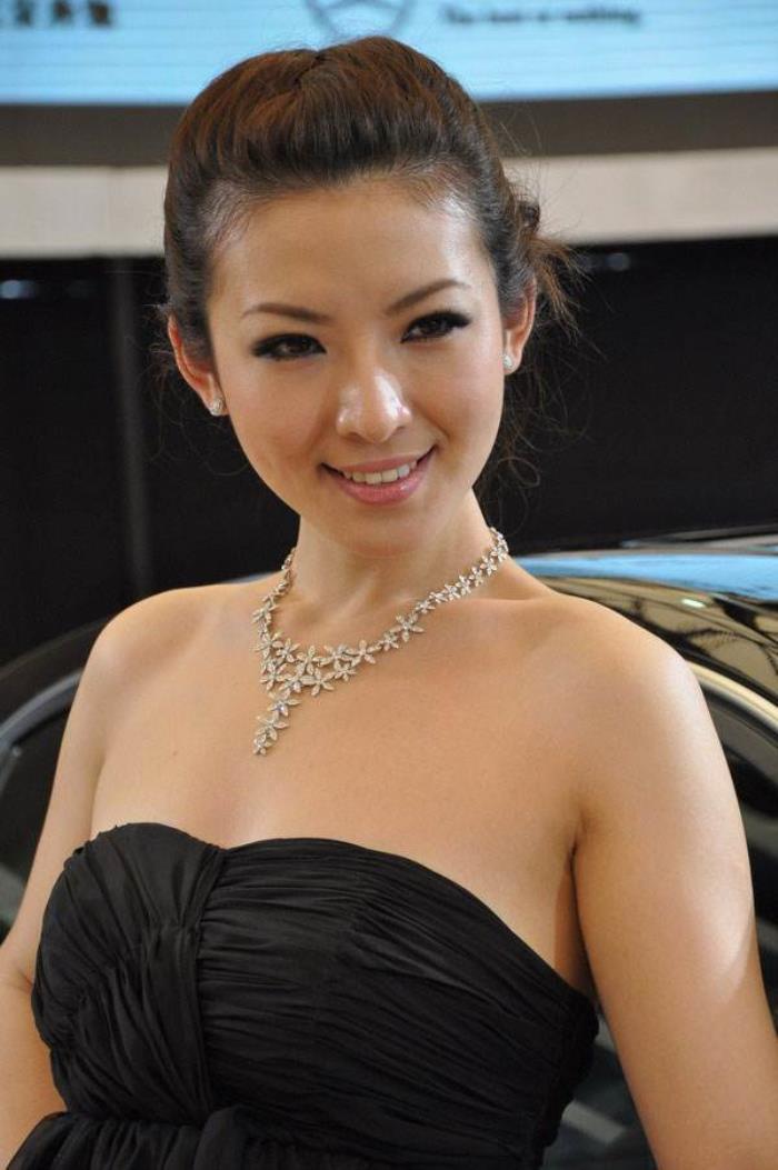 最美车模(最美车模左左)